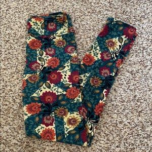 Lularoe OS green multi floral leggings